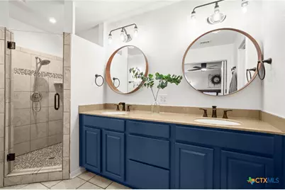 305 E Tanglewood Drive, New Braunfels, TX 78130 - Photo 21