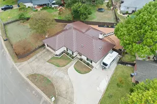 305 E Tanglewood Dr, New Braunfels, TX 78130 - Photo 37