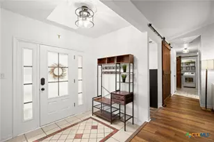 305 E Tanglewood Dr, New Braunfels, TX 78130 - Photo 3