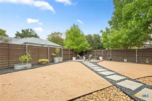 305 E Tanglewood Dr, New Braunfels, TX 78130 - Photo 31