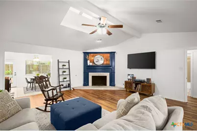 305 E Tanglewood Drive, New Braunfels, TX 78130 - Photo 5