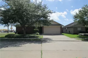 102 Gemini Ct, Victoria, TX 77901 - Photo 1