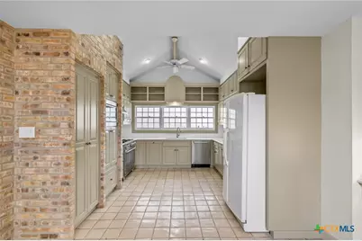 6009 Country Club Dr, Victoria, TX 77904 - Photo 9