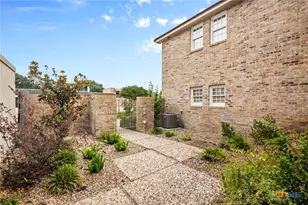 6009 Country Club Dr, Victoria, TX 77904 - Photo 39