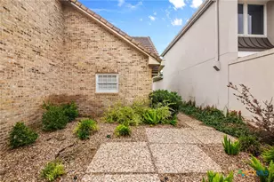 6009 Country Club Dr, Victoria, TX 77904 - Photo 37