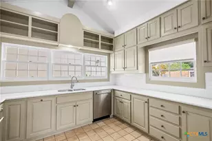 6009 Country Club Dr, Victoria, TX 77904 - Photo 13