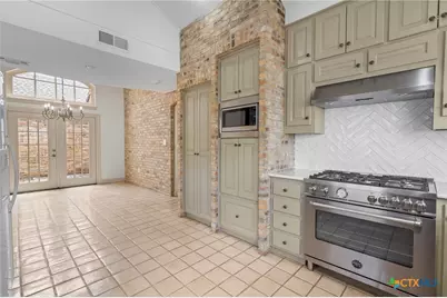 6009 Country Club Dr, Victoria, TX 77904 - Photo 11