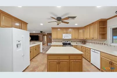1211 Leissner School Road, Seguin, TX 78155 - Photo 19