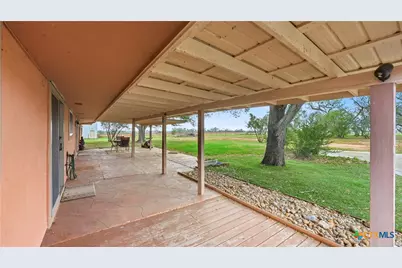 1211 Leissner School Road, Seguin, TX 78155 - Photo 17