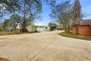 1211 Leissner School Rd, Seguin, TX 78155 - Photo 41