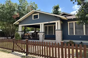 709 W Coll St, New Braunfels, TX 78130 - Photo 3