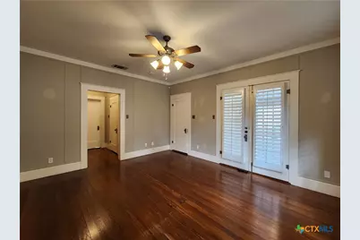 709 W Coll Street, New Braunfels, TX 78130 - Photo 25