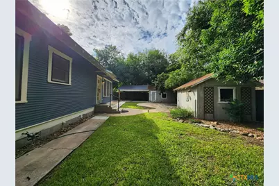 709 W Coll Street, New Braunfels, TX 78130 - Photo 39