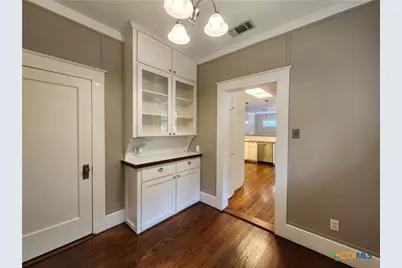 709 W Coll Street, New Braunfels, TX 78130 - Photo 13