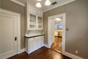 709 W Coll St, New Braunfels, TX 78130 - Photo 13