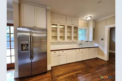 709 W Coll Street, New Braunfels, TX 78130 - Photo 11