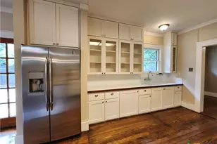 709 W Coll St, New Braunfels, TX 78130 - Photo 11