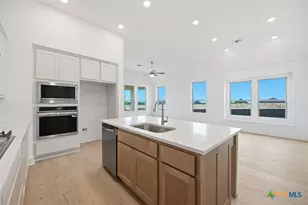 2260 Altiplano, San Antonio, TX 78245 - Photo 5