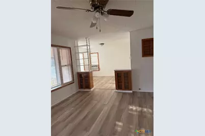 1321 N Avenue I Avenue, Shiner, TX 77984 - Photo 5