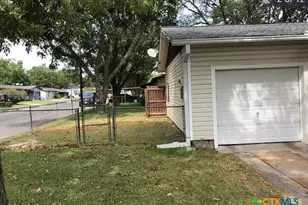 1321 N Ave I Ave, Shiner, TX 77984 - Photo 3