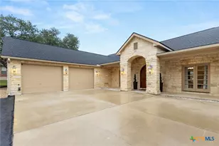372 Shady Hollow, New Braunfels, TX 78132 - Photo 5
