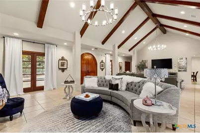 372 Shady Hollow, New Braunfels, TX 78132 - Photo 9