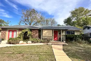 421 Broadway St, San Marcos, TX 78666 - Photo 1