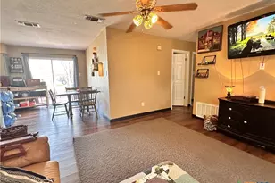 421 Broadway St, San Marcos, TX 78666 - Photo 11