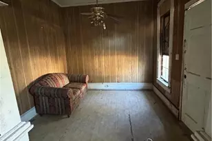 701 E River St, Victoria, TX 77901 - Photo 3