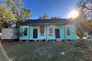 701 E River St, Victoria, TX 77901 - Photo 1