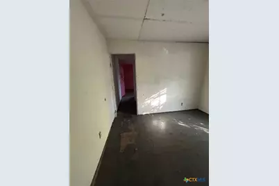 701 E River Street, Victoria, TX 77901 - Photo 19