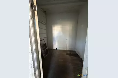 701 E River Street, Victoria, TX 77901 - Photo 5