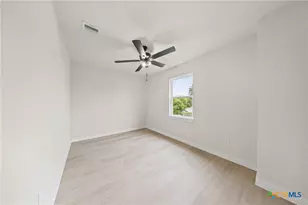 1204 S Martin Luther King Jr Ln, Temple, TX 76501 - Photo 11