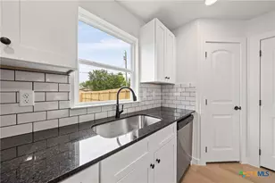 1204 S Martin Luther King Jr Ln, Temple, TX 76501 - Photo 7