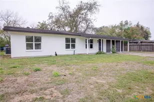 3701 Redwood Dr, Victoria, TX 77901 - Photo 3