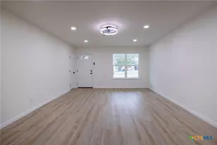 3701 Redwood Dr, Victoria, TX 77901 - Photo 5