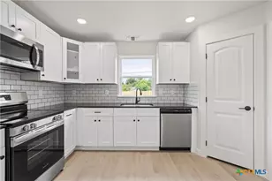 1204 S Martin Luther King Jr Ln, Temple, TX 76501 - Photo 7