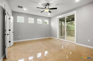 526 Eastview Dr, Canyon Lake, TX 78133 - Photo 9