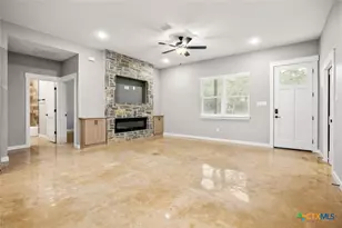 526 Eastview Dr, Canyon Lake, TX 78133 - Photo 3