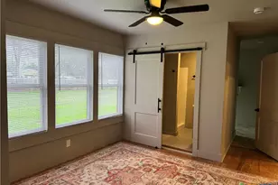 530 E Weinert St, Seguin, TX 78155 - Photo 13