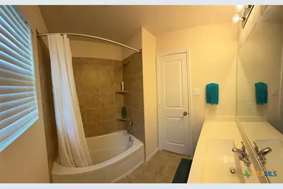 352 Circle Way #37E, Jarrell, TX 76537 - Photo 9