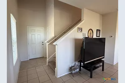 352 Circle Way #37E, Jarrell, TX 76537 - Photo 3