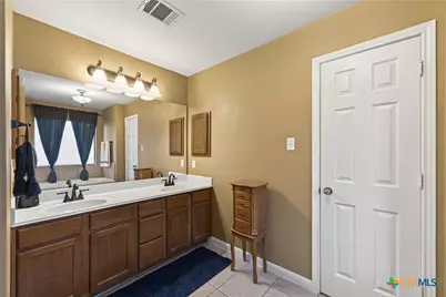 2052 Heaton Hall Drive, New Braunfels, TX 78130 - Photo 17