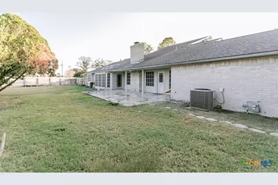 102 Tracy Lane, Victoria, TX 77904 - Photo 33