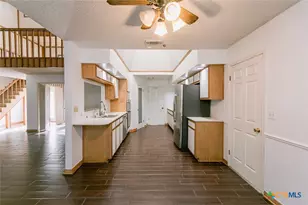 102 Tracy Ln, Victoria, TX 77904 - Photo 11