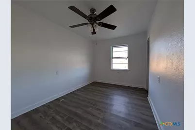 504 S 7th Street, Lometa, TX 76853 - Photo 7