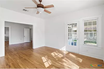 502 Elm Street, Seguin, TX 78155 - Photo 13