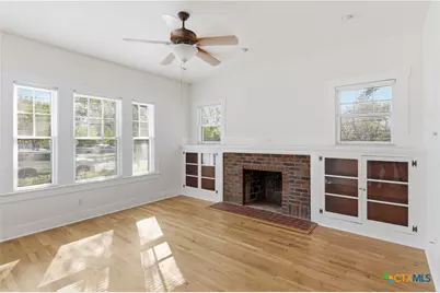 502 Elm Street, Seguin, TX 78155 - Photo 9