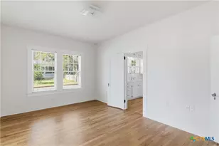 502 Elm St, Seguin, TX 78155 - Photo 15