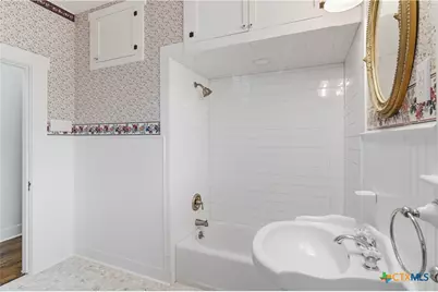 502 Elm Street, Seguin, TX 78155 - Photo 31